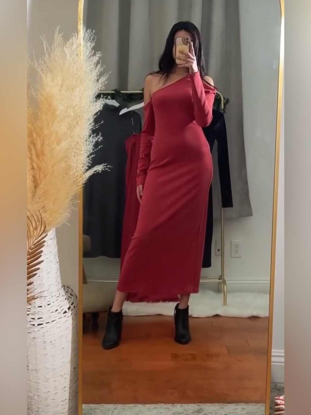 Vici One-Shoulder Burgundy Bodycon Maxi Dress
